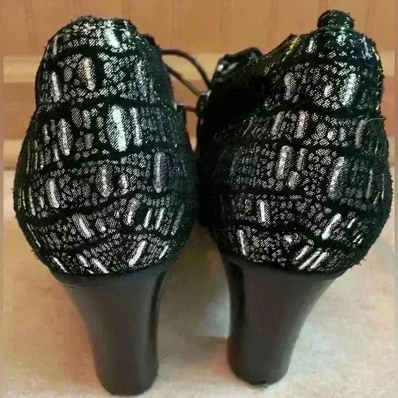 Laura Vida lace up bootie heels with metallic pattern Derbies ELCODIEO 231; 40 - Picture 6 of 10